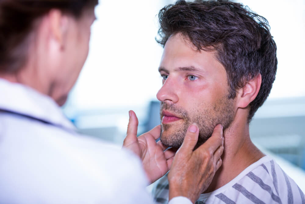 Implantes mandibulares en hombres - Centro Europeo de Cirugía Estética